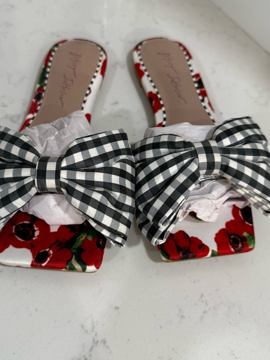 Betsey Johnson Shoes - Betsey Johnson Floral  Sandal Slip-On Casual Comfort Plaid Sz 7